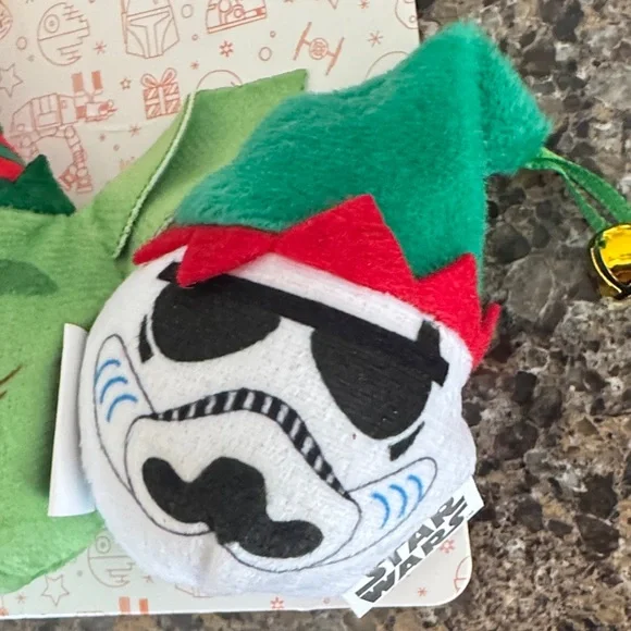 Star Wars Festive Cat Toy Trio - Black, Green, White - Picture 2 of 5